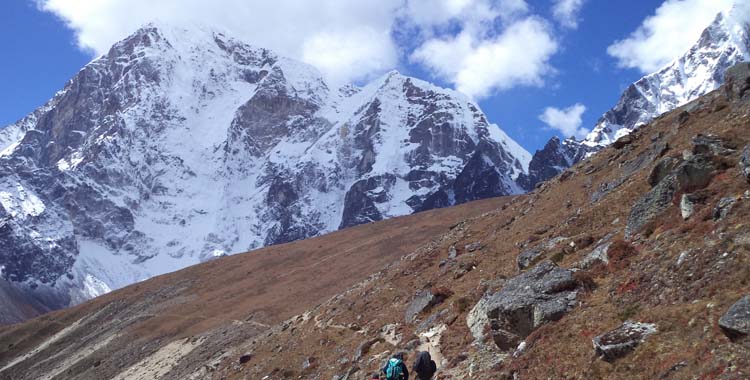 Everest Three Pass Trek 16 Days