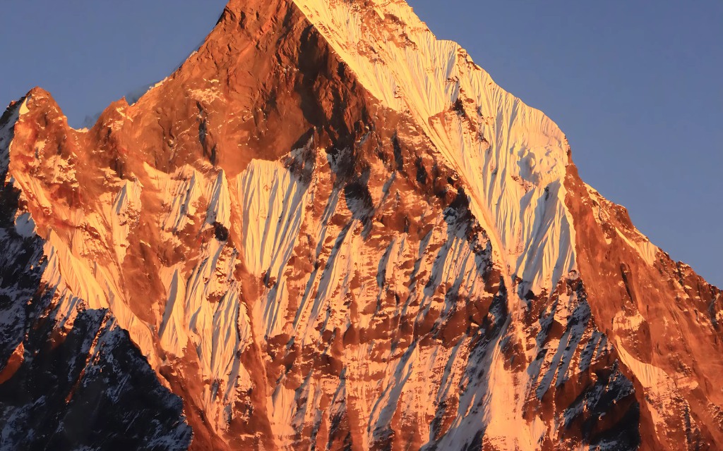 Australian Base Camp Trekking 5 Days